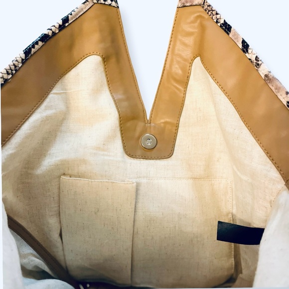 VINCE CAMUTO Afina raffia straw, canvas and snakeskin leather tote EUC - Picture 12 of 13